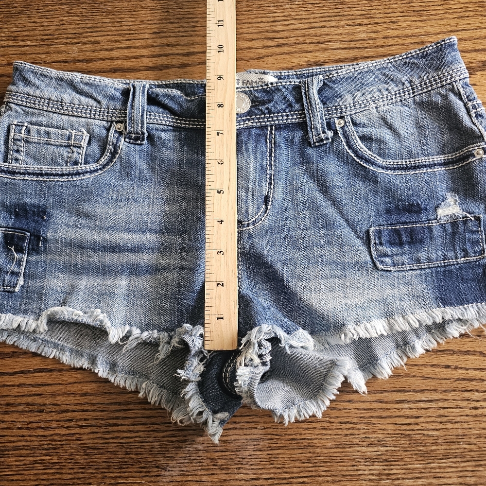 Almost Famous Distressed Patchwork Jean Shorts Si… - image 6